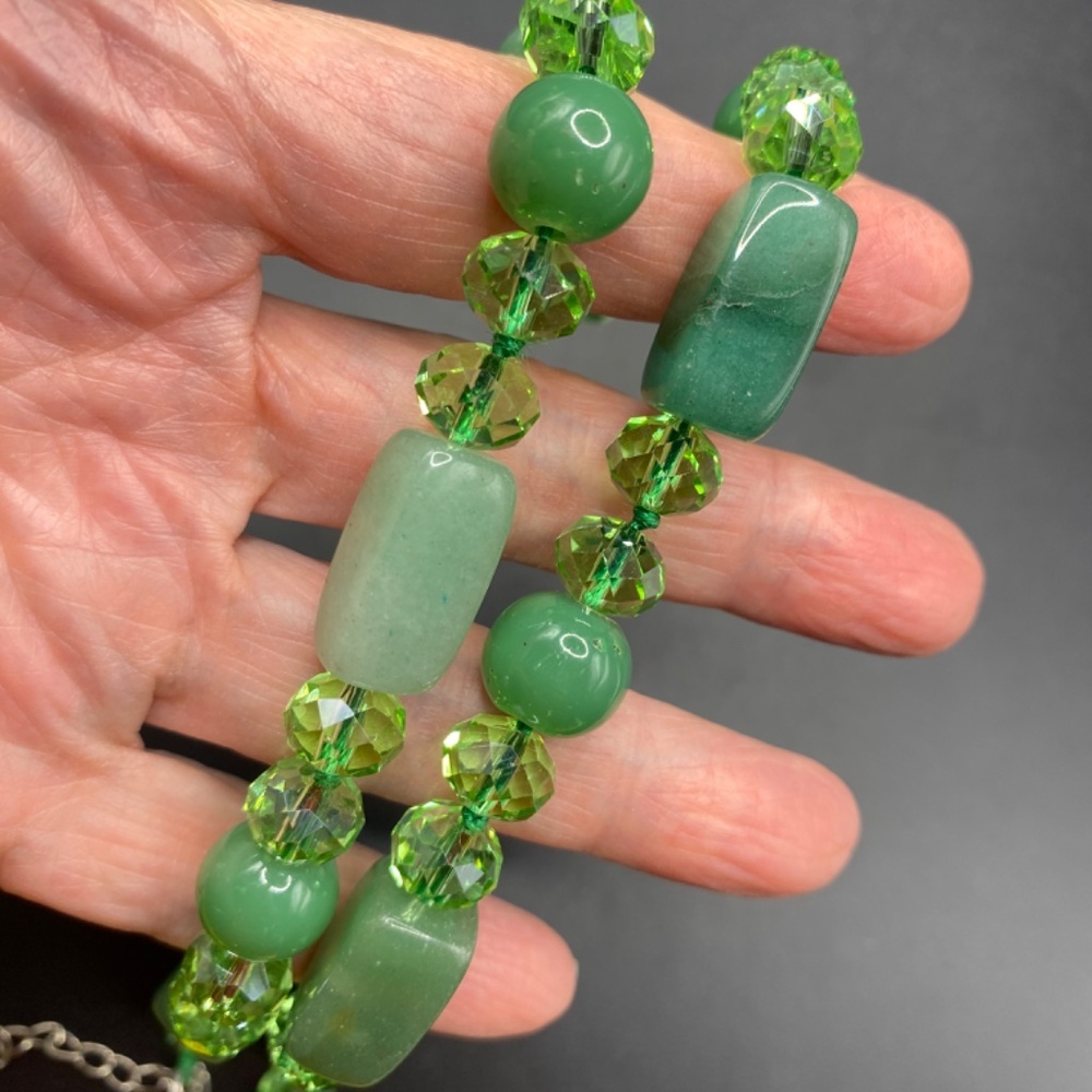 Green Glass Beads Hand Knotted Silk Necklace - Picture 5 of 8